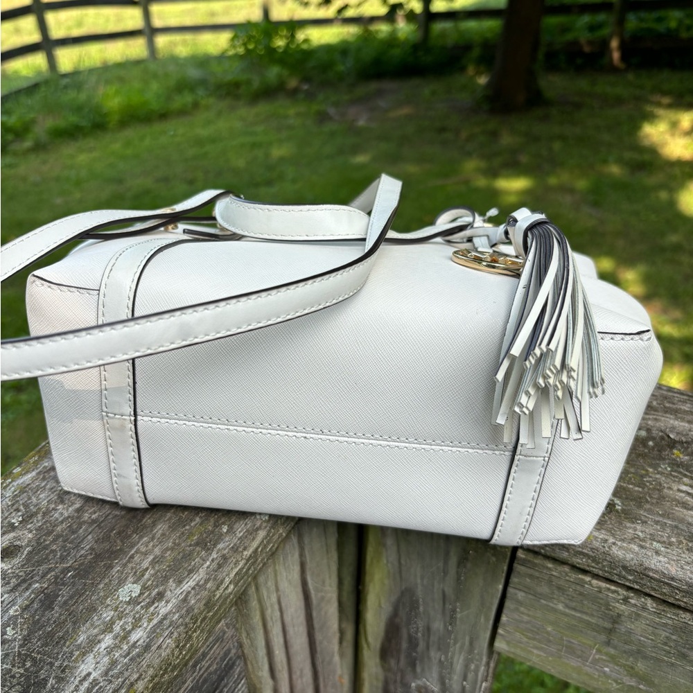 Michael Kors White Leather Handbag with Adjustable Removable Crossbody Strap - Picture 8 of 10